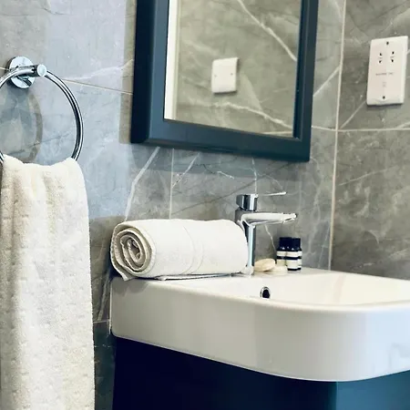 Modern And Comfortable *