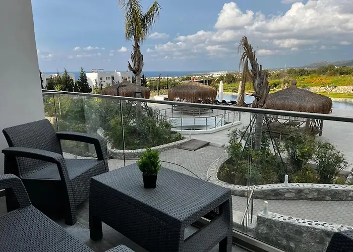 B1-14 Crystal Bay Retreat - Pool View Apartment