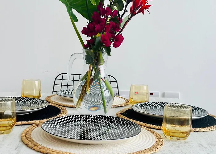 B1-14 Crystal Bay Retreat - Pool View Apartment *